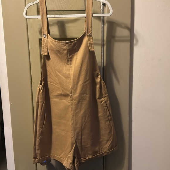 Brown overall shorts - Picture 1 of 5